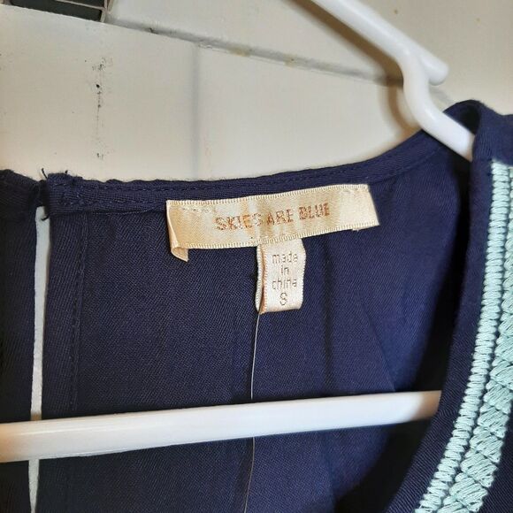 NEW Skies Are Blue Women Navy Blue Embroidered Sleeveless Tank Top Size S - Picture 5 of 10